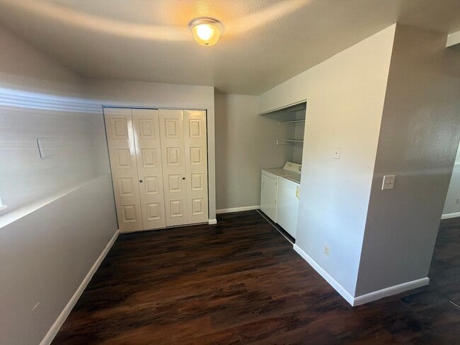 Building Photo - 4469 E Pikes Peak Ave