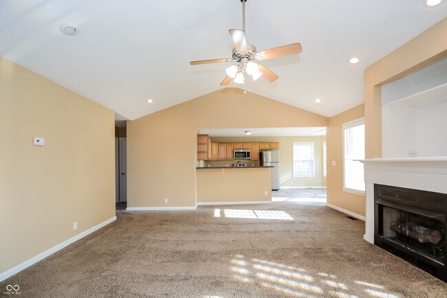 Building Photo - 950 S Goldenrod Ln