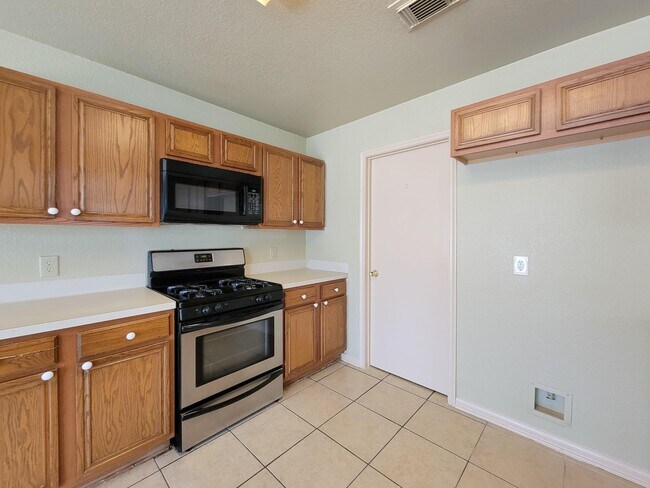 Building Photo - 21807 Aspen Mist Ln