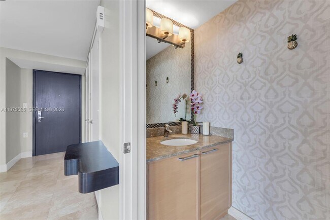 Building Photo - 16275 Collins Ave