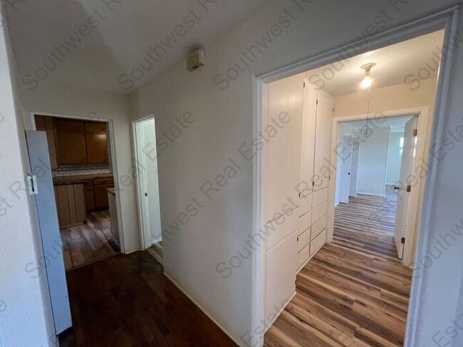 Building Photo - Beautiful Newly Renovated 3 Bedroom 2 Bath...