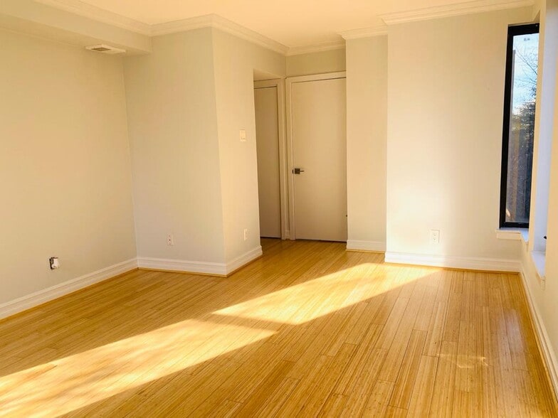 view from i Back wall inside bedroom - 2501 K St NW