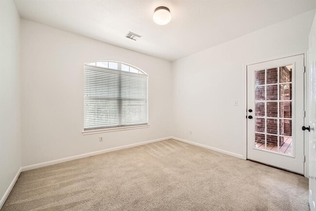 Building Photo - 9812 Whitley Bay Dr