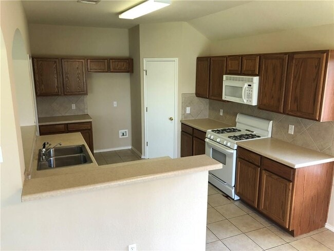 Building Photo - 711 Encanto Dr