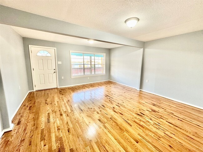 Building Photo - 6203 Heards Ln