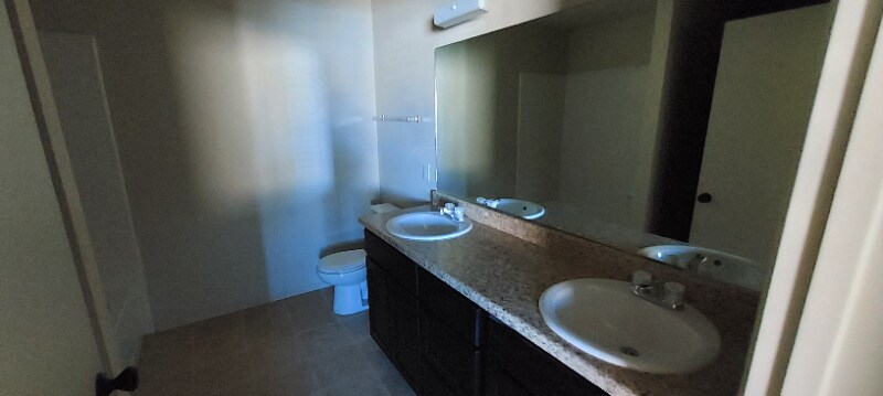 Building Photo - 7427 E 39th Pl