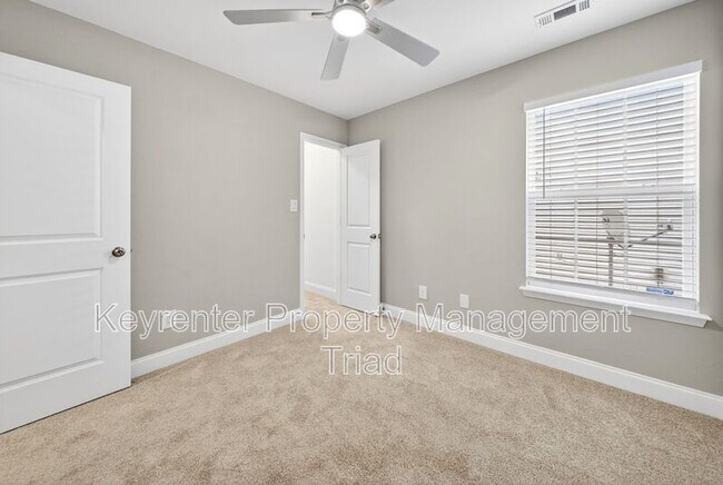 Building Photo - 1153 Hawick Dr