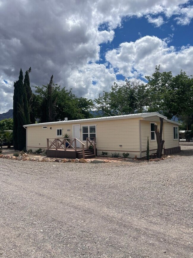 Building Photo - Charming fully furnished 2-bedroom, 1-bath home located in Beaver Dam, AZ!