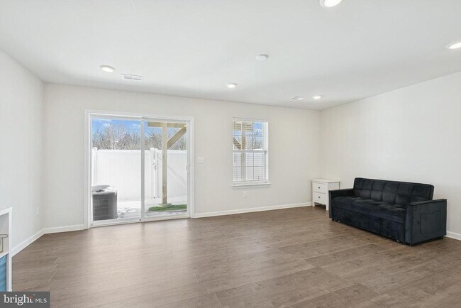 Building Photo - 12 Palermo Ln