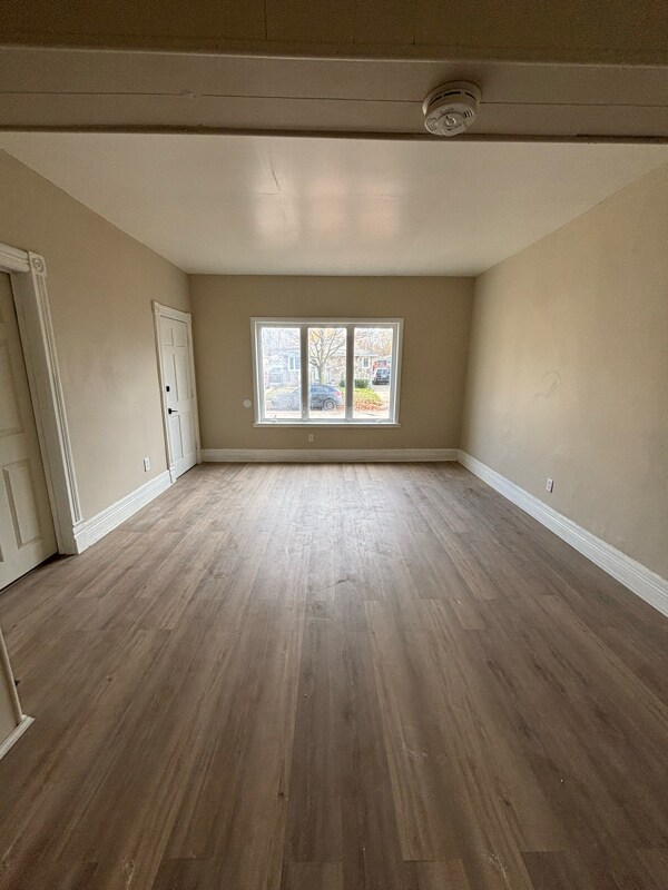 Building Photo - 238 Schiller St