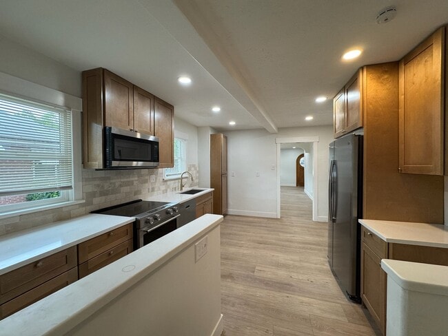 Building Photo - 1216 S 1100 E