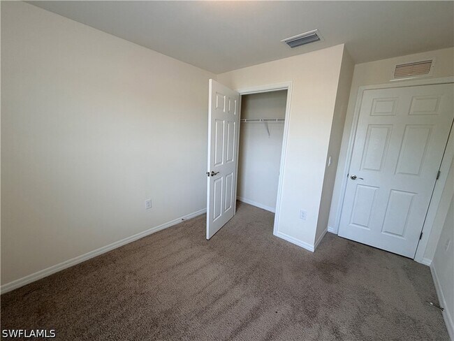 Building Photo - 513 Ella Jean Pl