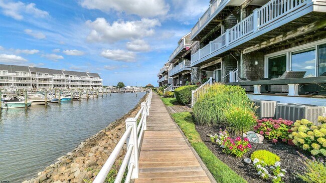 Building Photo - 505 Harbour Cove
