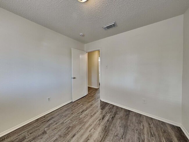 Building Photo - 16811 Tranquil Dr