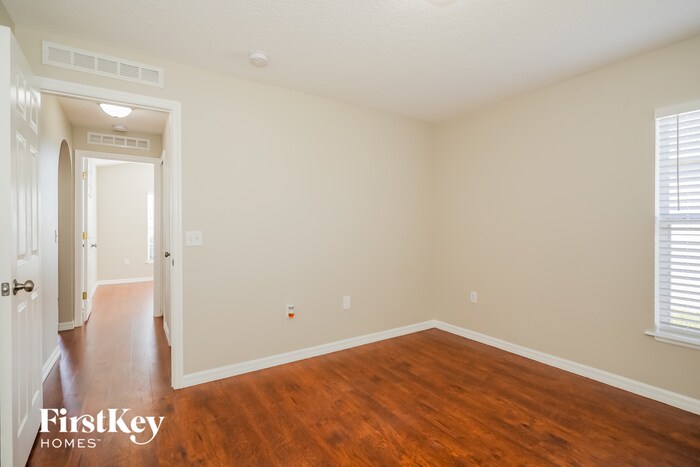 Building Photo - 208 King Arthur Ct