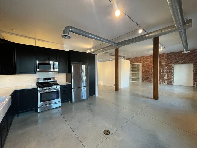 Building Photo - 54 Old Granite St