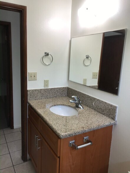 Downstair Bathroom - 1340 Ala Alii St