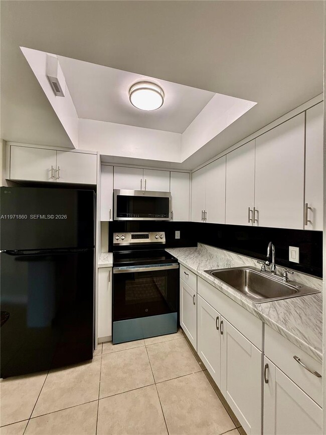 Building Photo - 2101 NE 51st St