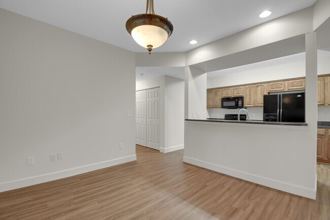 Building Photo - 35111 Harbour Vista Cir