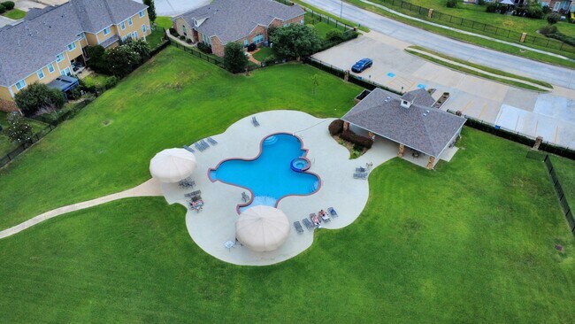 Building Photo - 8428 Willow Loch Dr