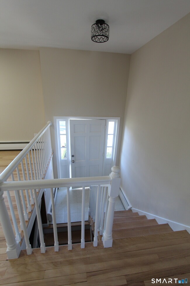 Building Photo - 32 Lexington Cir