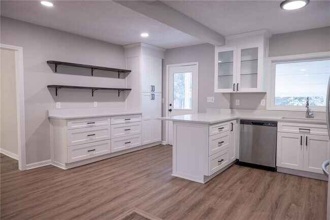 Building Photo - 522 Stell Rd