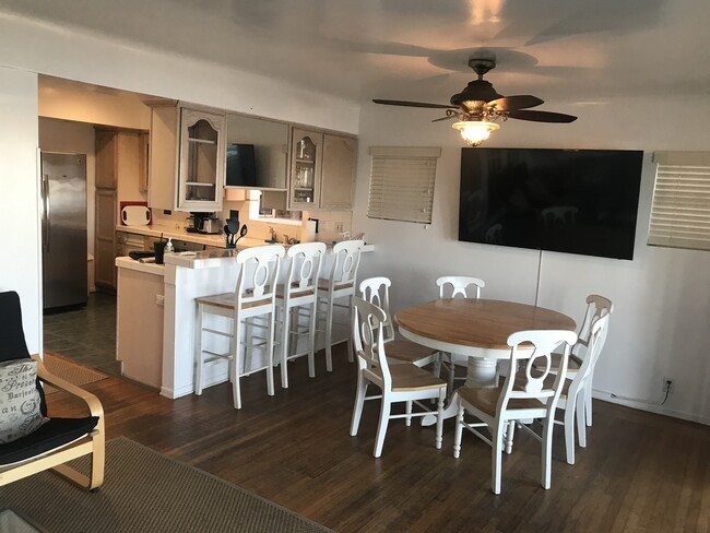 Dining area - 117 Bay Shore Ave