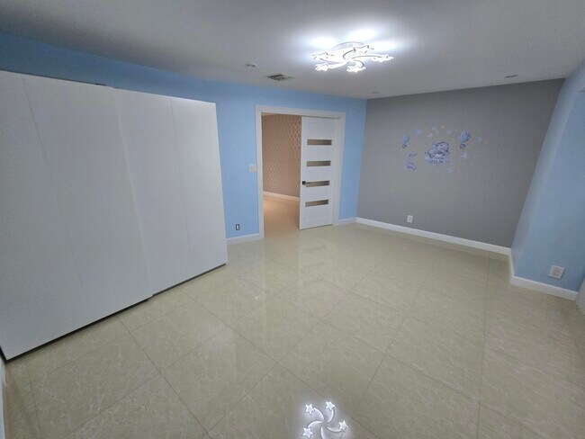 Building Photo - 840 NW 48th Ave