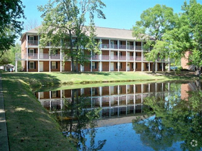 Building Photo - Lakewood Commons C204