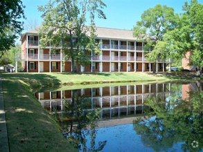 Building Photo - Lakewood Commons Condominiums J103