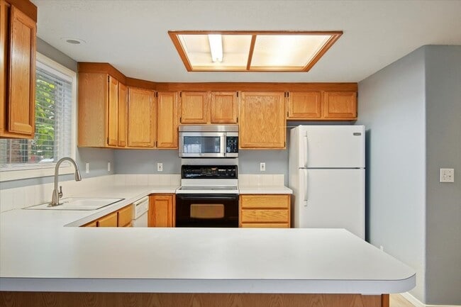 Building Photo - 636 W Richmond Ln