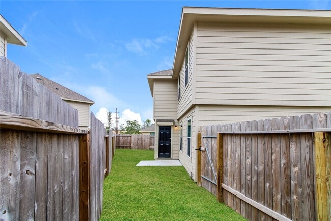 Building Photo - 8631 Doris Oaks Cir