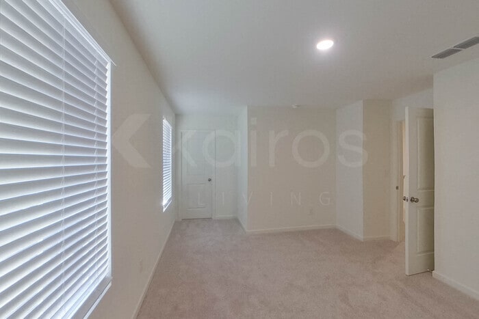 Building Photo - 113 Flat Rock Ml Trl