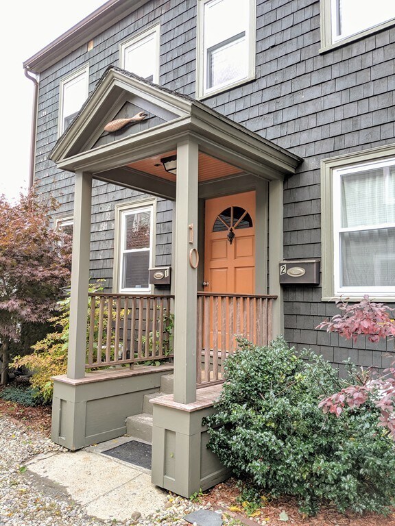 Building Photo - 10 Woodbury Ct