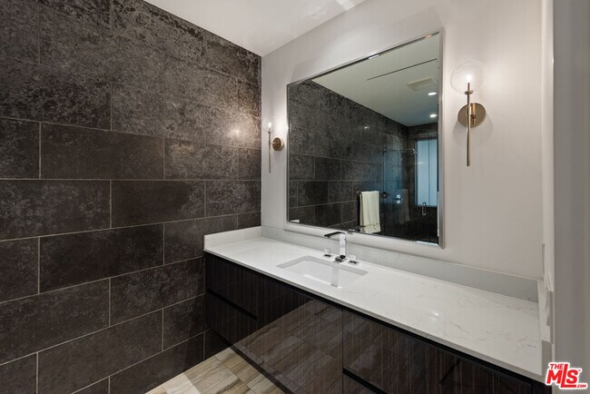Building Photo - 2630 Eden Pl