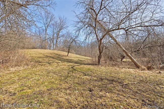 Building Photo - 5307 Metamora Rd