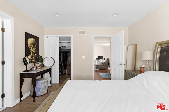 Building Photo - 13223 Arabella St