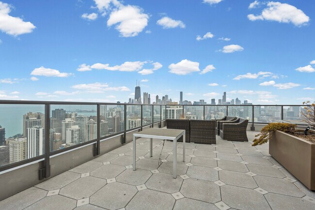 Building Photo - 1660 N La Salle Dr