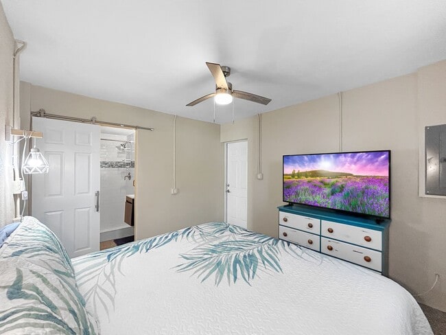 Building Photo - 14135 Palm St