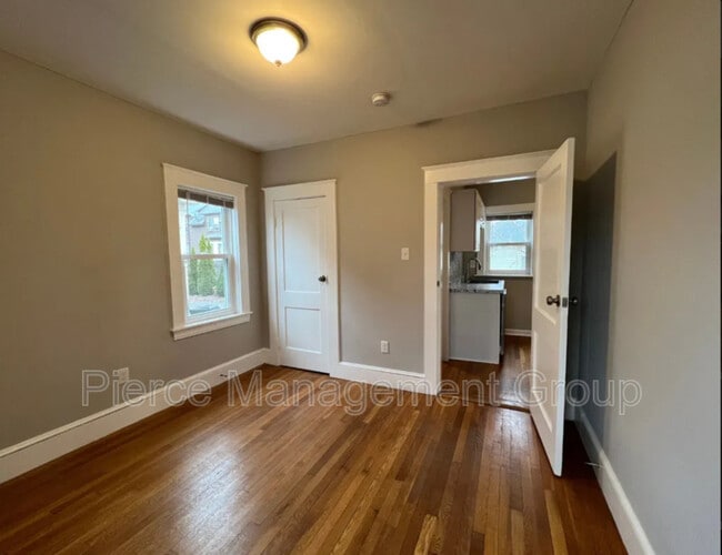 Building Photo - 84 Blodget St