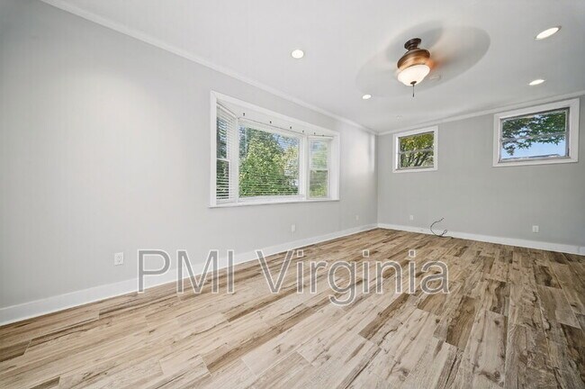 Building Photo - 1641 E Bayview Blvd