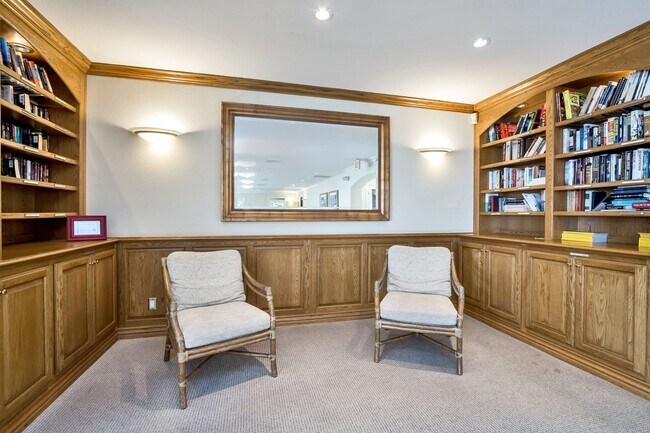 Building Photo - Welcome to Luxurious Villa Balboa in Newpo...