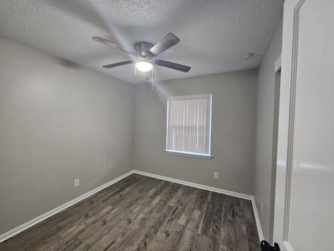 Building Photo - 2958 Sky Crest Dr