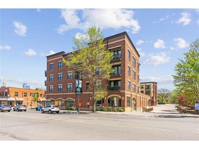 Building Photo - 15 E Franklin Ave