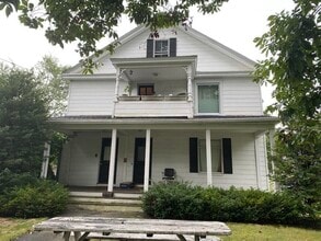 Building Photo - 57 Chestnut St