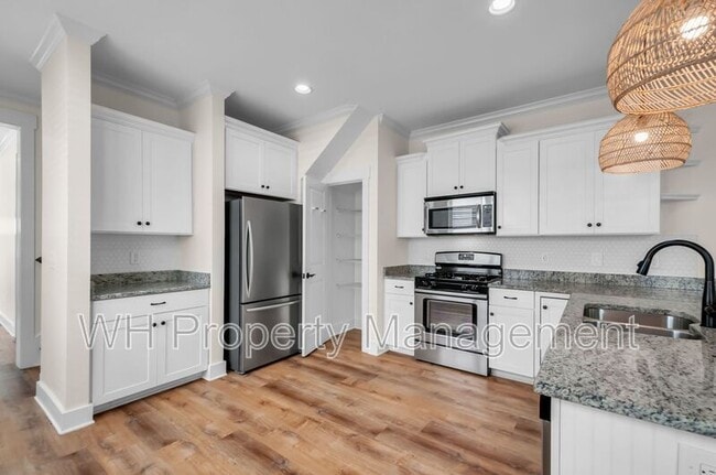 Building Photo - 541 Eastboro Dr
