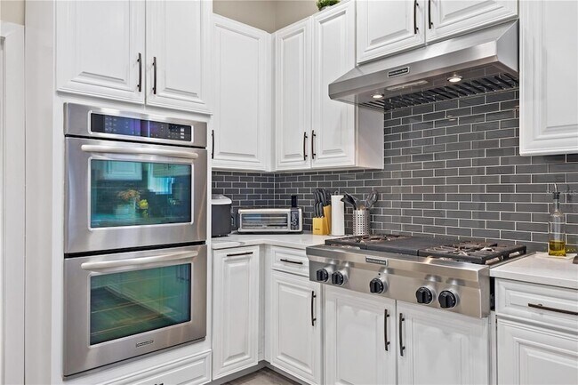 Building Photo - 11342 S Camden Commons Dr