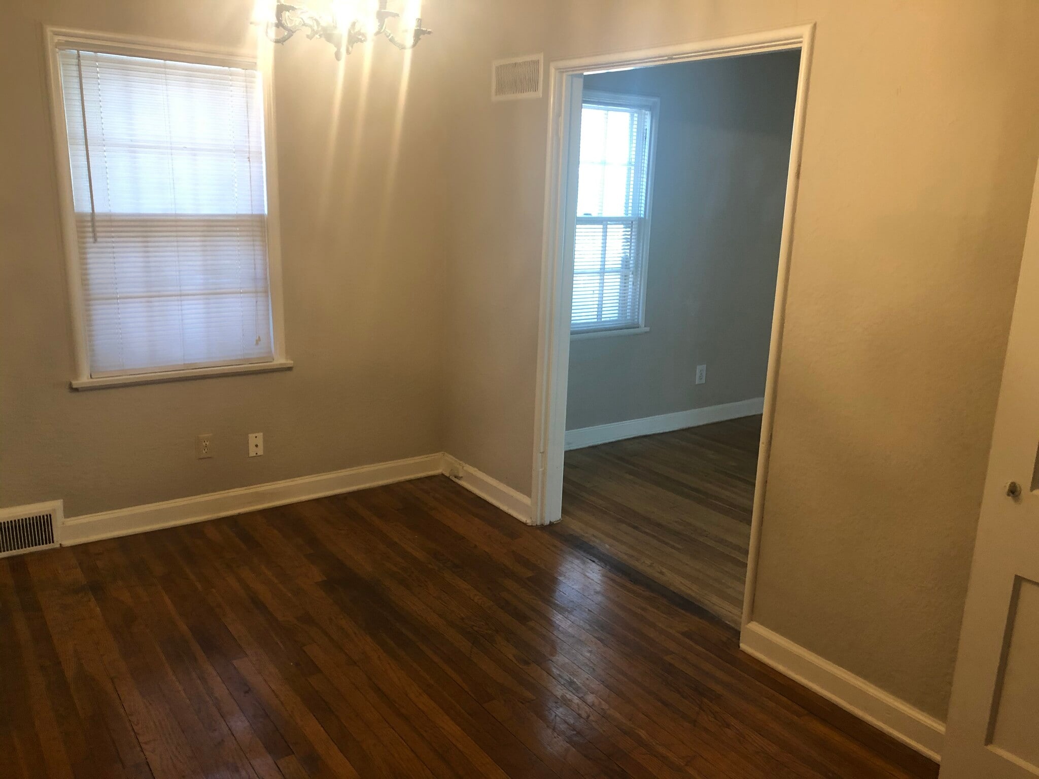 Dining Room - 1210 W Murdock St