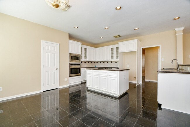 Building Photo - 12307 S Shadow Cove Dr