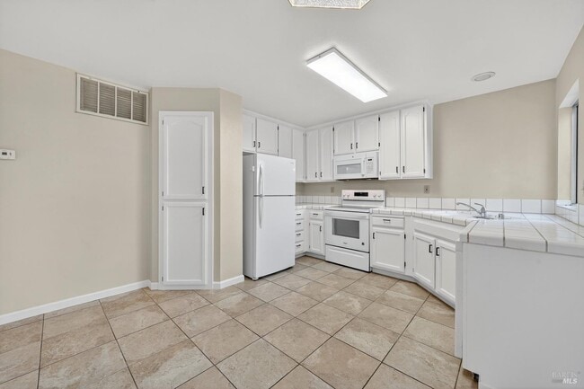 Building Photo - 206 Bridgewater Cir
